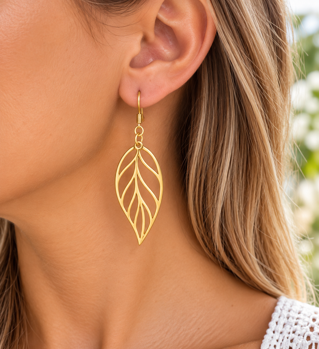 Boucles d'Oreilles Cléo – Feuilles Dorées Ciselées en Acier Inoxydable